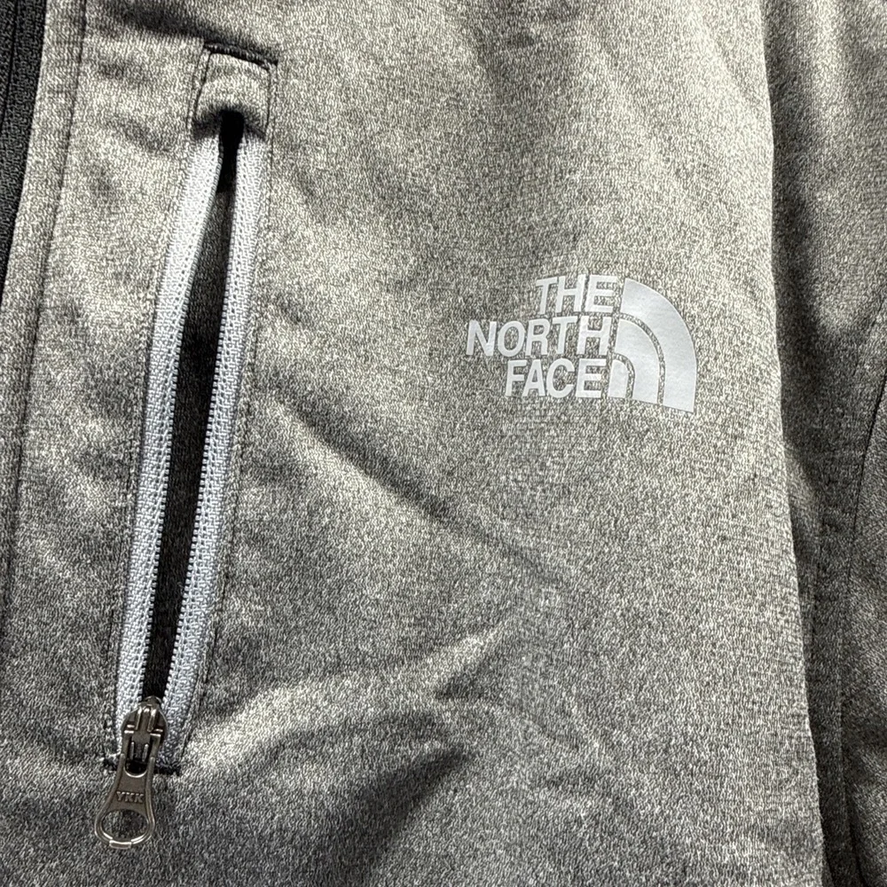 North Face Men's 1/4 Zip Shirt Size Large Gray‎ Silver Logo Long Sleeve Pullover